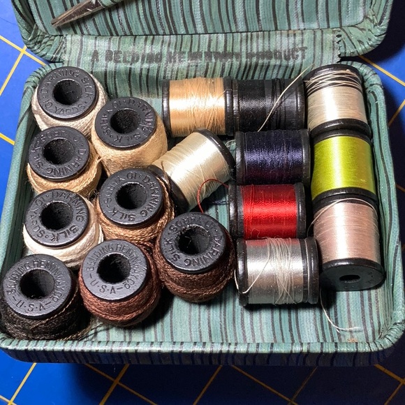 *SOLS* Belding Hemingway Antique Sew Kit - Picture 3 of 4